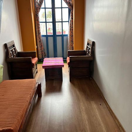 Hostal Cafe Tiana ラタクンガ エクステリア 写真